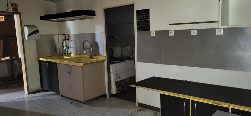 Maison - 280 m² - 10 pièces