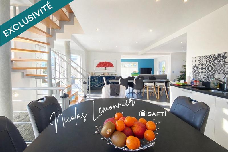 Maison - 240 m² - 6 pièces