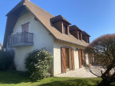 Maison - 136 m² - 7 pièces