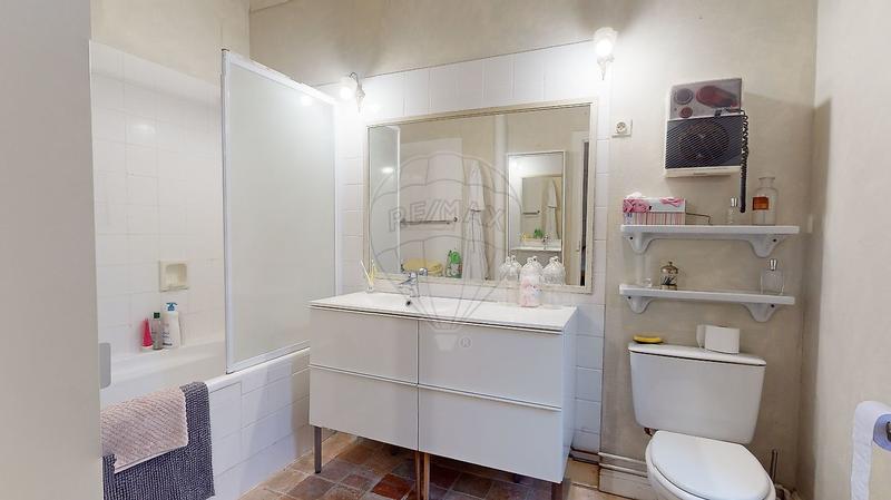 Propriété - 420 m² - 14 pièces