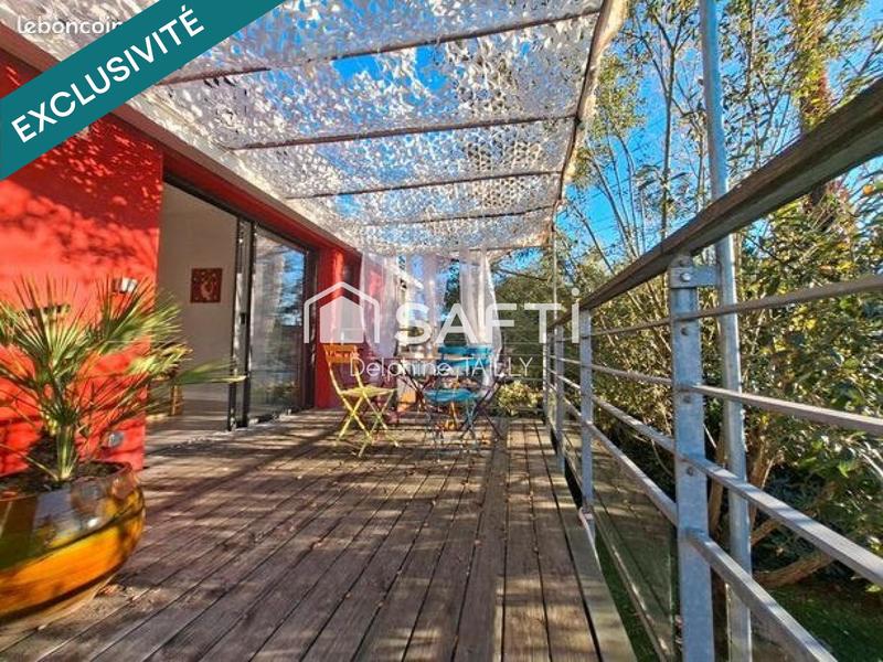 Villa - 192 m² - 8 pièces