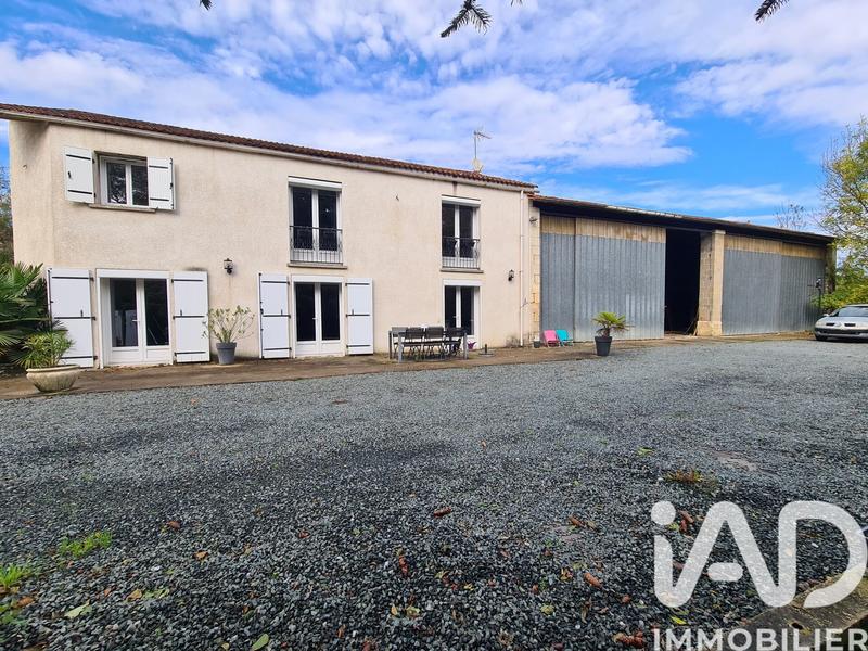 Maison - 202 m² - 7 pièces