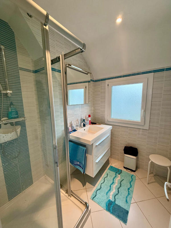 Maison - 121 m² - 8 pièces