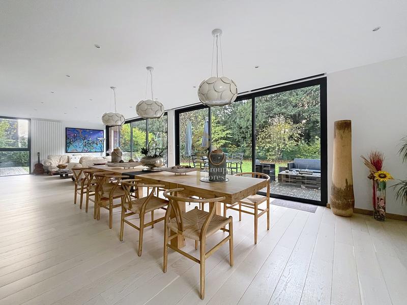 Maison - 272 m² - 7 pièces