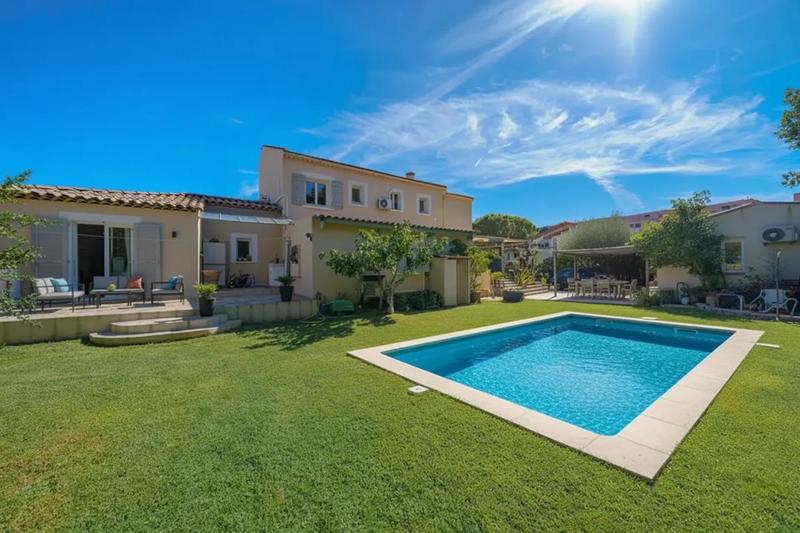 Maison - 350 m² - 6 pièces