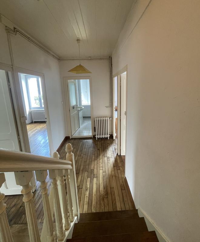 Maison - 145 m² - 9 pièces