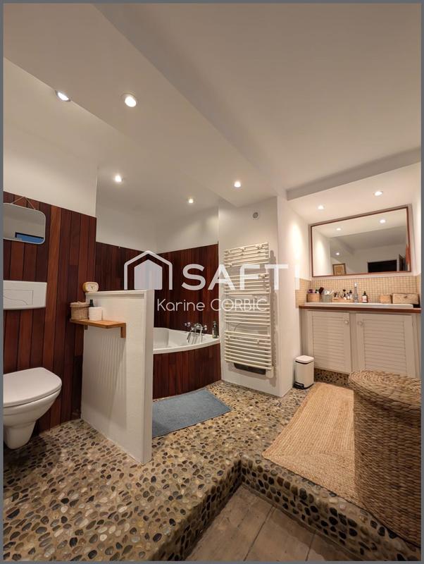 Maison - 207 m² - 9 pièces