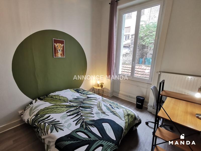 Chambre - 11 m² - 5 pièces