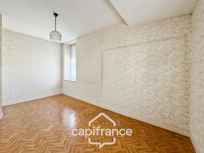 Maison - 74 m² - 4 pièces