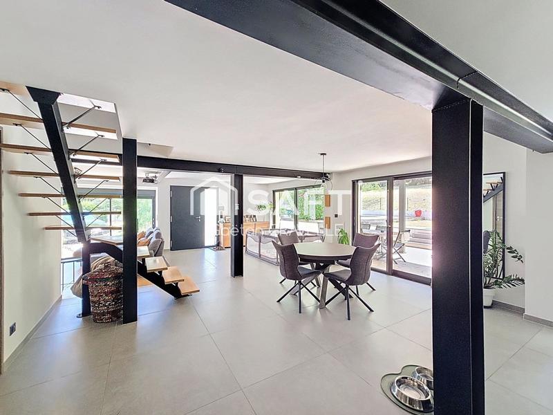 Maison - 192 m² - 5 pièces