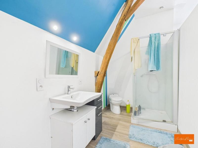 Maison - 240 m² - 8 pièces