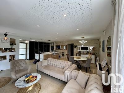 Maison - 200 m² - 7 pièces