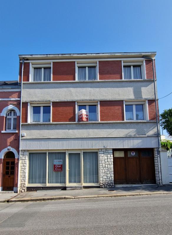 Maison - 218 m² - 6 pièces