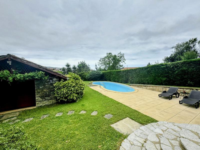 Maison - 140 m² - 6 pièces