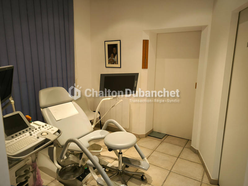 Local commercial - 55 m² - 4 pièces