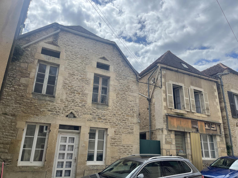 Maison - 300 m² - 7 pièces