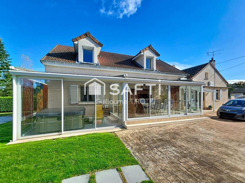 Maison - 246 m² - 7 pièces