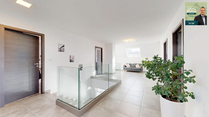 Maison - 222 m² - 7 pièces