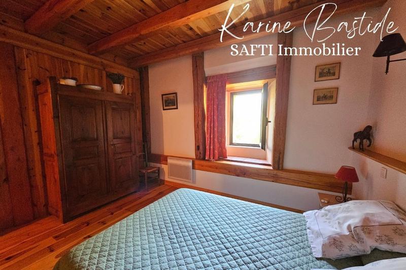 Maison - 225 m² - 14 pièces