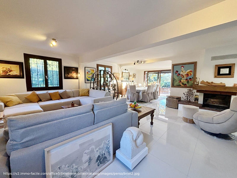 Maison - 140 m² - 6 pièces