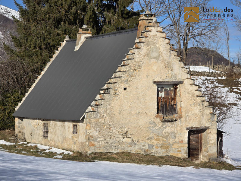 Maison ancienne - 200 m² - 2 pièces