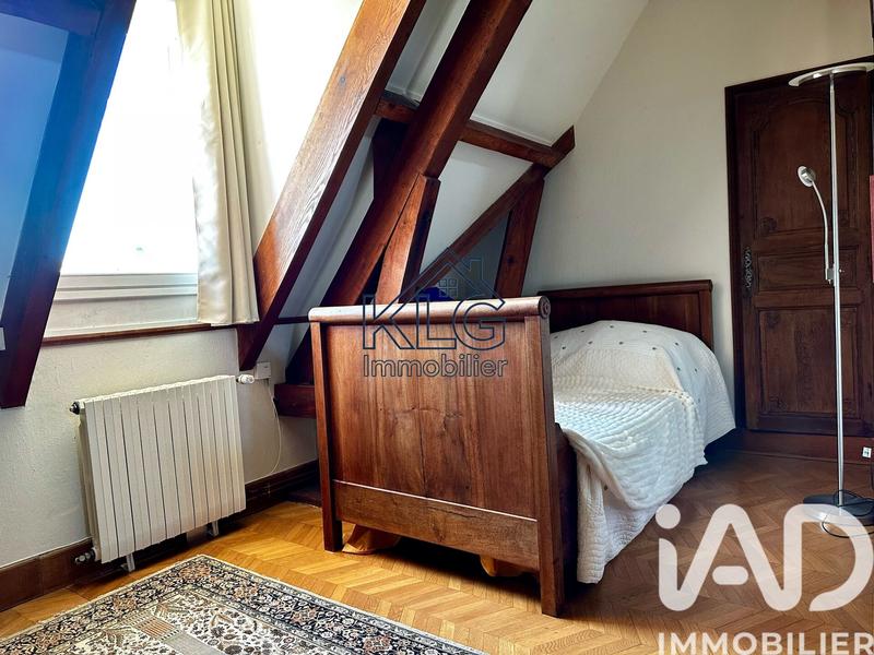 Maison - 210 m² - 8 pièces