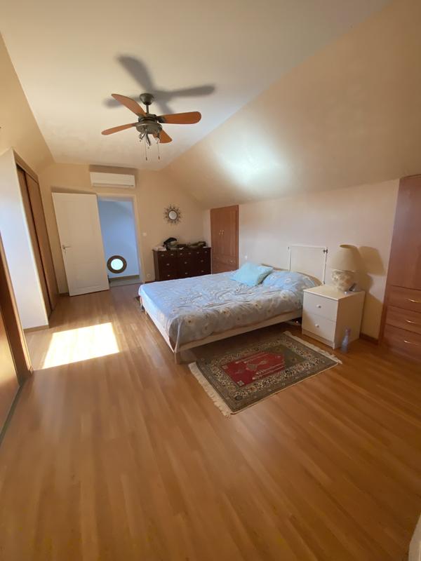 Maison - 220 m² - 9 pièces