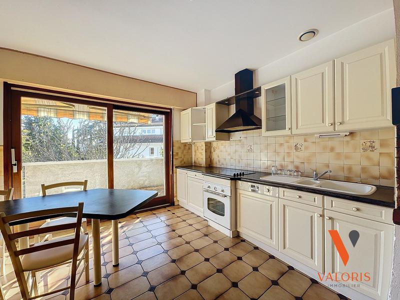 Maison - 201 m² - 7 pièces