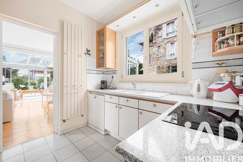 Maison - 237 m² - 8 pièces