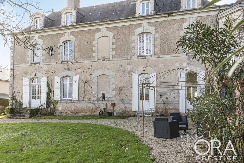 Maison ancienne - 303 m² - 10 pièces