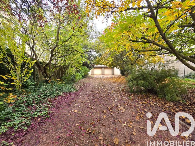 Maison - 365 m² - 12 pièces