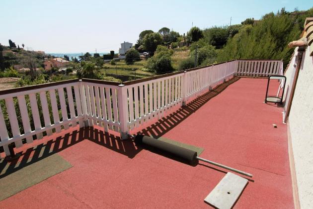 Maison - 221 m² - 6 pièces