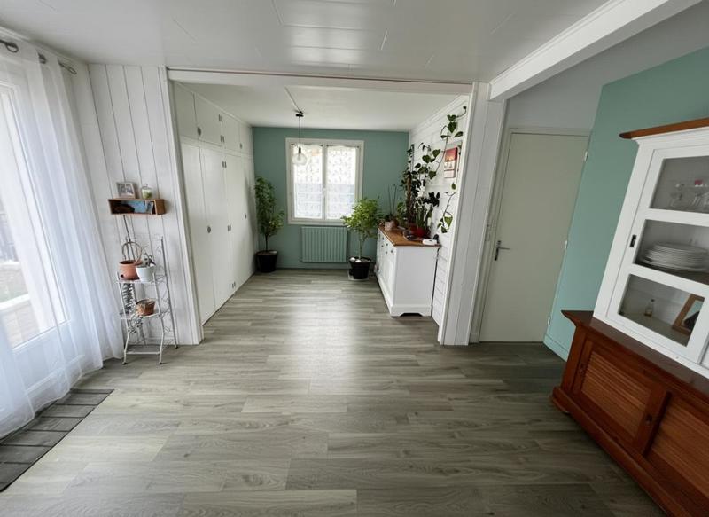 Maison - 95 m² - 8 pièces