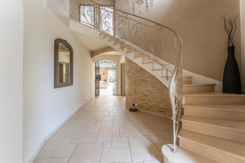 Maison - 170 m² - 6 pièces