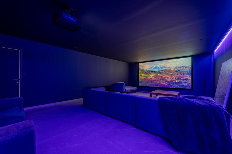 Maison - 400 m² - 12 pièces