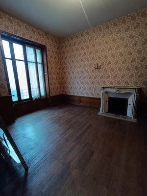 Maison - 210 m² - 7 pièces