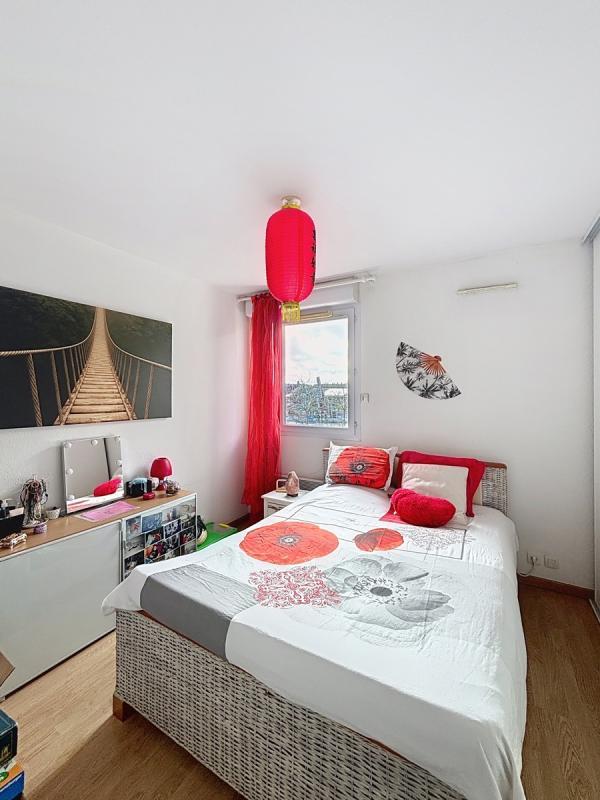 Appartement - 9 001 m² - 4 pièces