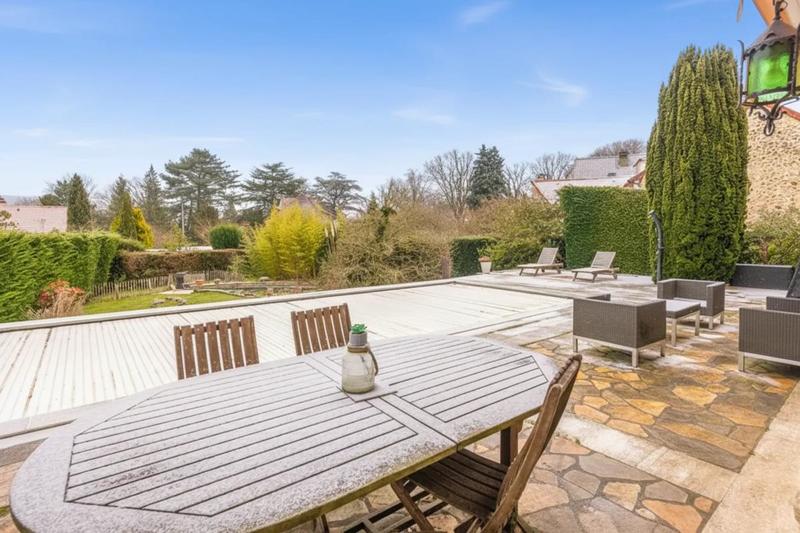 Maison - 200 m² - 8 pièces