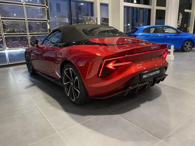 Mg cyberster 77kwh - 375 kw 4wd