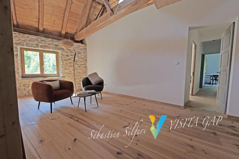 Maison - 223 m² - 12 pièces