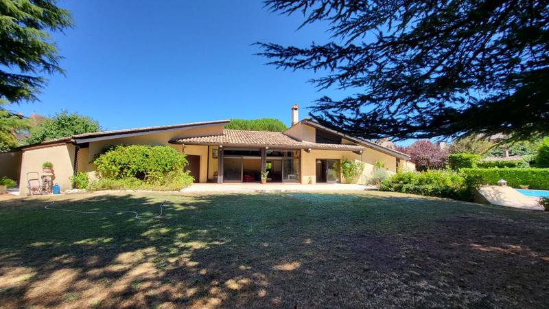 Maison - 290 m² - 10 pièces