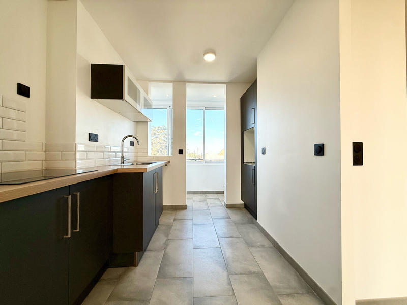 Appartement - 97 m² - 5 pièces