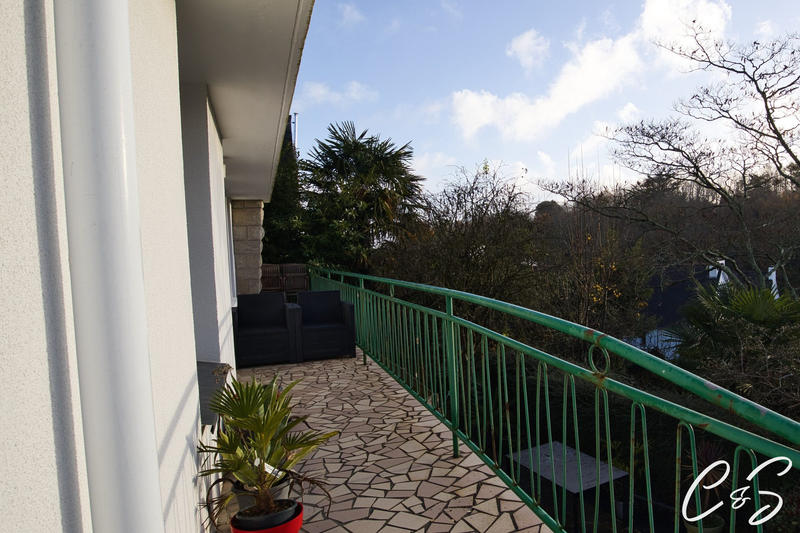 Maison - 181 m² - 6 pièces