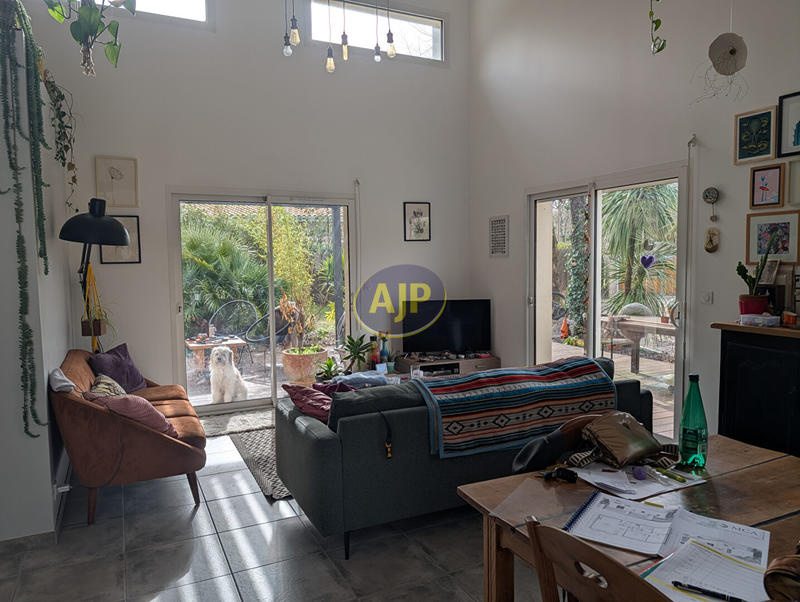 Maison - 99 m² - 5 pièces