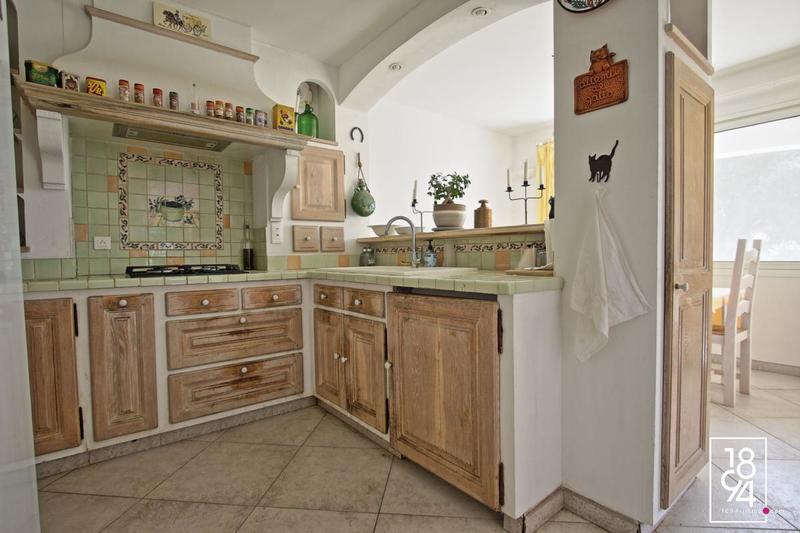 Mas - 220 m² - 5 pièces