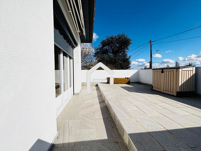 Maison - 218 m² - 9 pièces