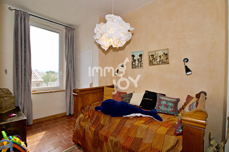 Maison - 305 m² - 11 pièces