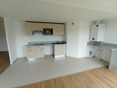 Appartement - 90 m² - 4 pièces