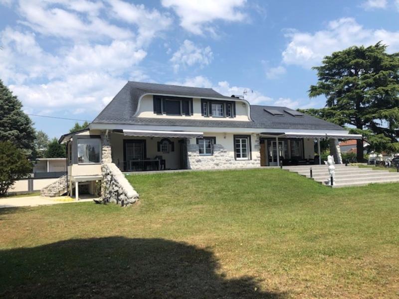 Maison - 300 m² - 12 pièces