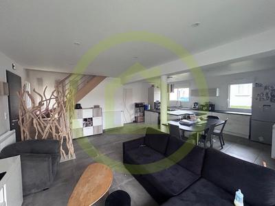 Maison - 103 m² - 5 pièces